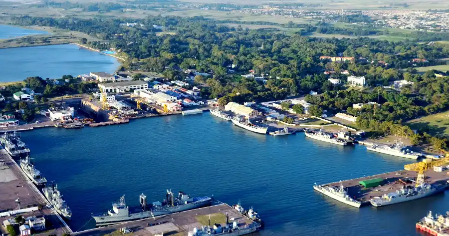 “Capturen ese ovni”: la noche de 1978 en que militares de una base de Bahía Blanca atacaron un plato volador